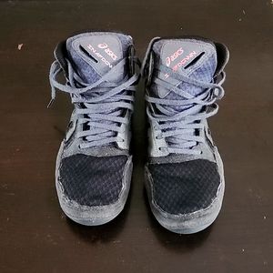 Wrestling shoes